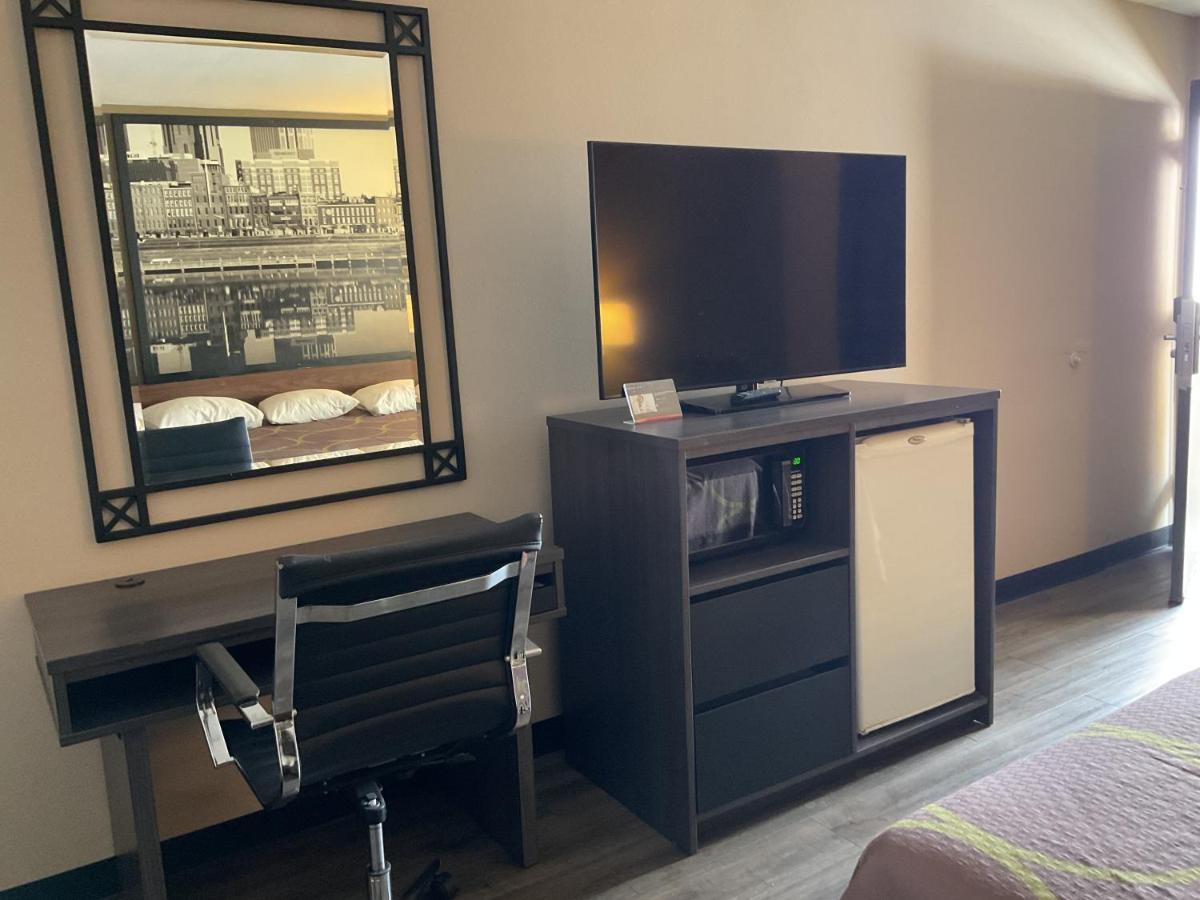 Super 8 By Wyndham Chattanooga/Ийст Ридж Екстериор снимка
