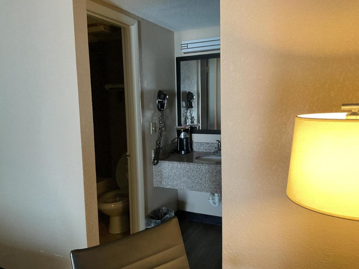Super 8 By Wyndham Chattanooga/Ийст Ридж Екстериор снимка