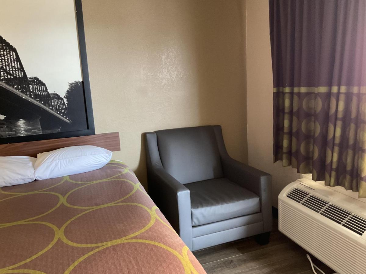 Super 8 By Wyndham Chattanooga/Ийст Ридж Екстериор снимка