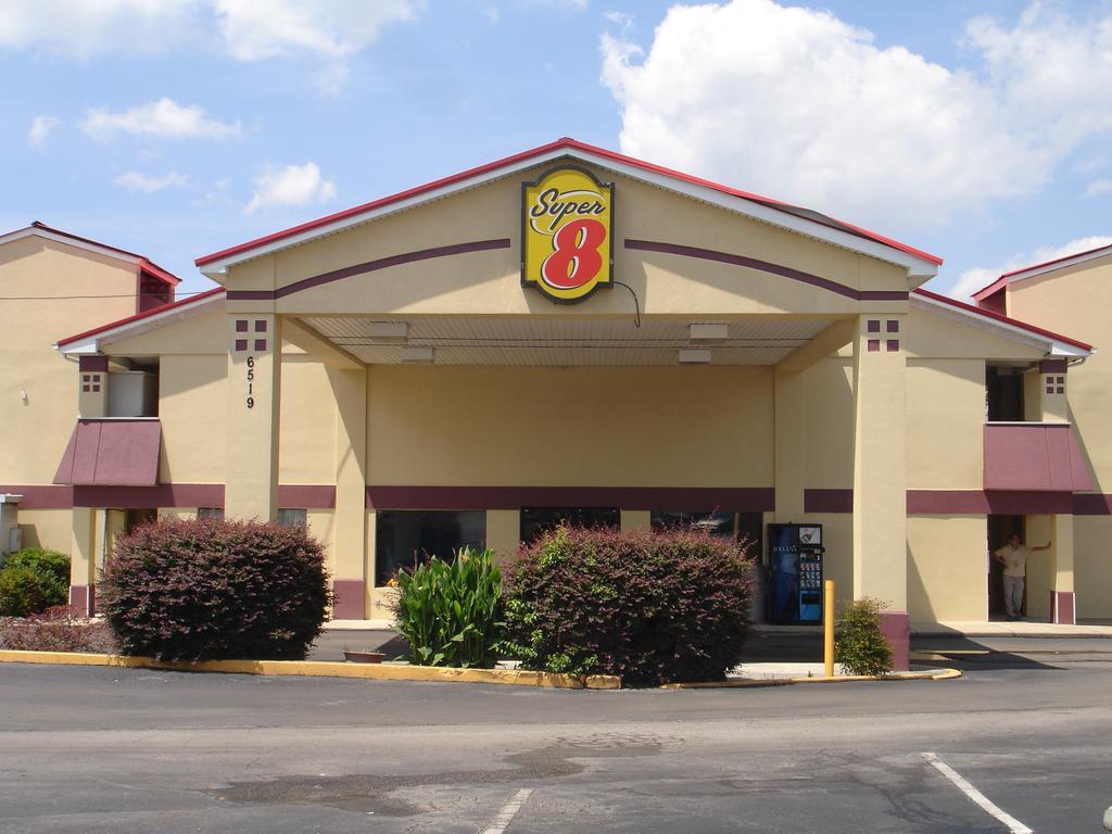 Super 8 By Wyndham Chattanooga/Ийст Ридж Екстериор снимка